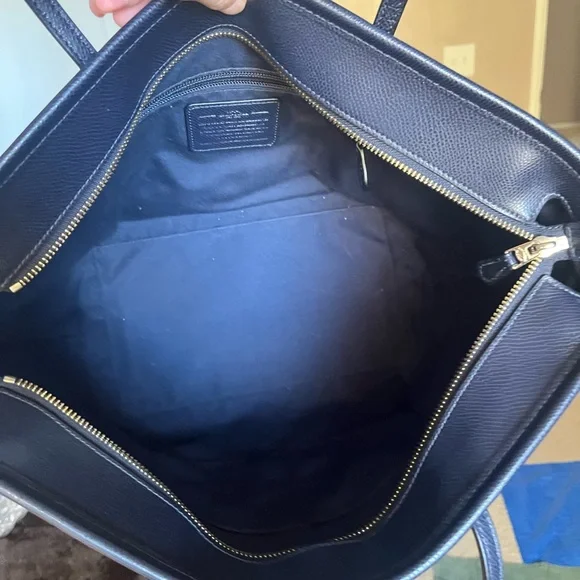 Coach Black/Blue with Gold Hardware Zip Top Tote Bag in Pebbled Leather - Picture 5 of 8